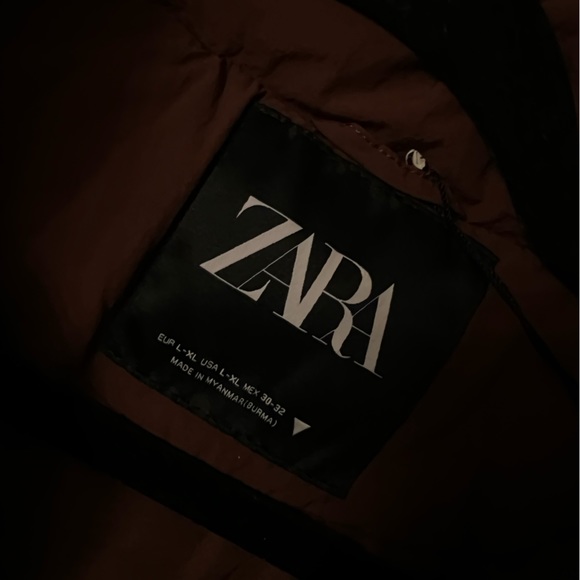 ZARA CROPPED PUFFER VEST SS22
BROWN - Picture 12 of 15